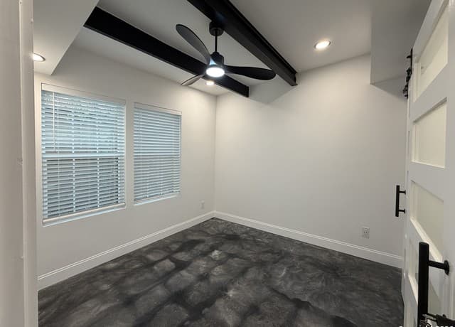 3-bedroom rental at 222 S Olive St Unit 1102 in San Antonio, TX — photo 3
