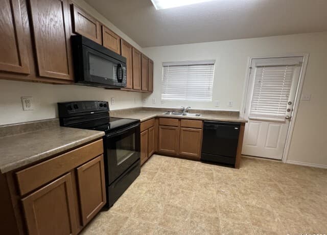3-bedroom rental at 224 Willow in Cibolo, TX — photo 4