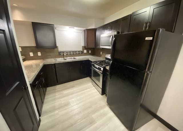1-bedroom rental at 211 Natalen Ave Unit 104 in San Antonio, TX — photo 4