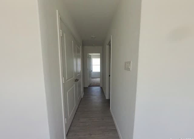 4-bedroom rental at 714 Paul Canyon in San Antonio, TX — photo 4