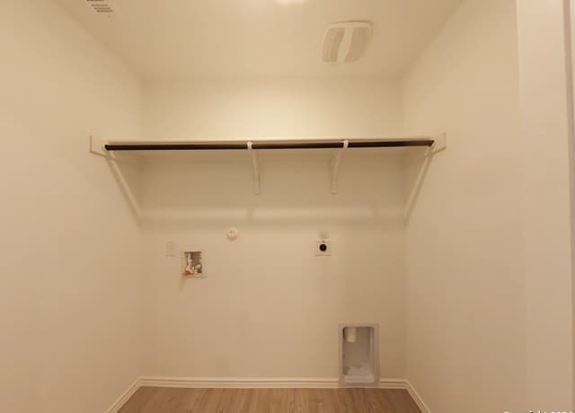 4-bedroom rental at 714 Paul Canyon in San Antonio, TX — photo 5
