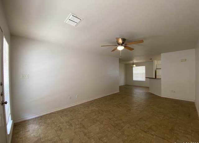 2-bedroom rental at 176 W White Unit A in Pleasanton TX