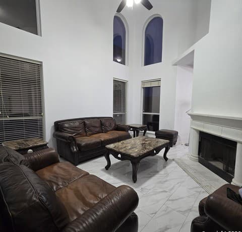 4-bedroom rental at 19422 Gran Roble in San Antonio, TX — photo 2