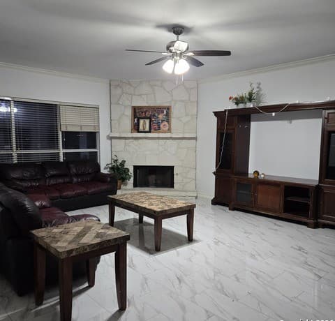 4-bedroom rental at 19422 Gran Roble in San Antonio, TX — photo 4