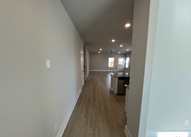 4-bedroom rental at 4506 Nueces Path in San Antonio, TX — photo 2