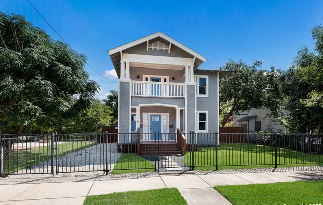 3-bedroom rental at 1116 Muncey Unit 1 in San Antonio, TX — photo 2
