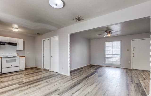 3-bedroom rental at 827 Spring Park in San Antonio, TX — photo 3