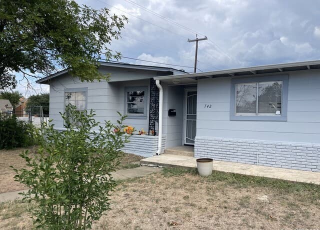 3-bedroom rental at 742 Olney in San Antonio TX