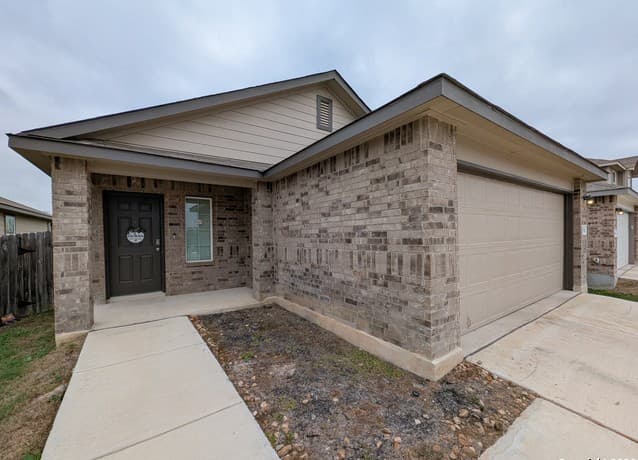 3-bedroom rental at 3526 Angus in San Antonio, TX — photo 3