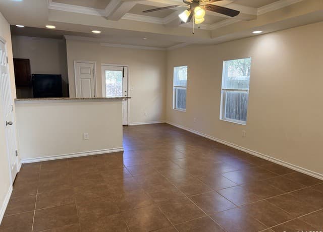3-bedroom rental at 4921 Stowers Blvd in San Antonio, TX — photo 3