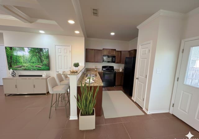 3-bedroom rental at 4921 Stowers Blvd in San Antonio, TX — photo 5