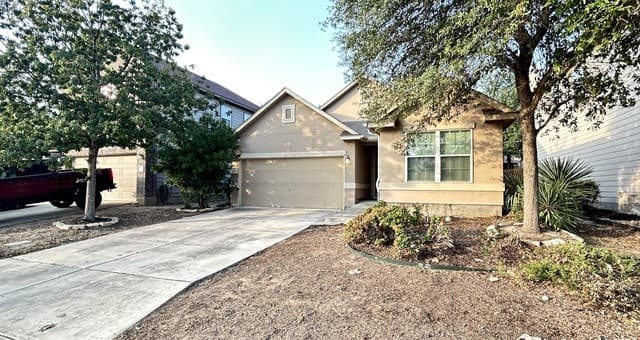 3-bedroom rental at 10319 Roadrunner Ridge in San Antonio, TX — photo 2