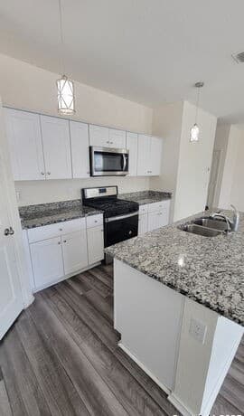 4-bedroom rental at 13538 Sunrise Meadow in St Hedwig, TX — photo 4