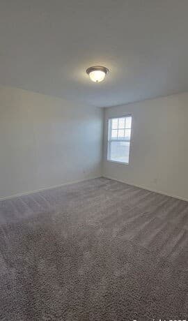 4-bedroom rental at 13538 Sunrise Meadow in St Hedwig, TX — photo 5
