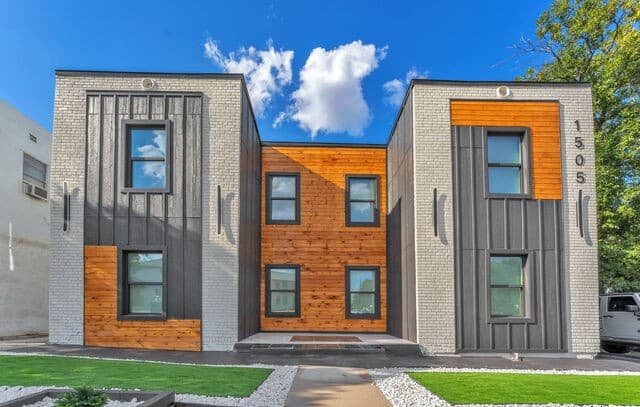 2-bedroom rental at 1505 Woodlawn Unit 3 in San Antonio, TX — photo 2