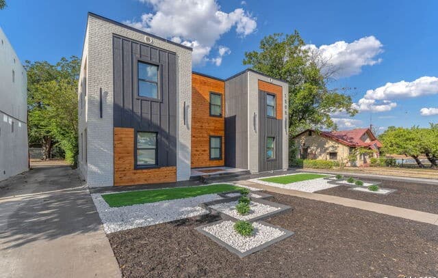 2-bedroom rental at 1505 Woodlawn Unit 3 in San Antonio, TX — photo 4