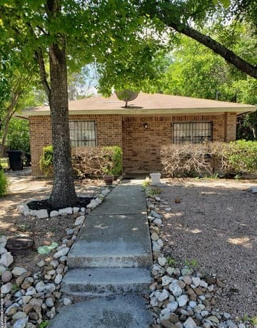 2-bedroom rental at 634 Hood St in San Antonio TX