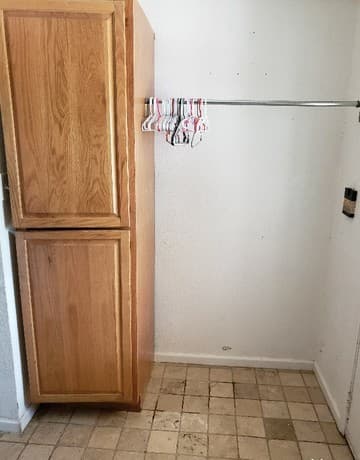 2-bedroom rental at 634 Hood St in San Antonio, TX — photo 4