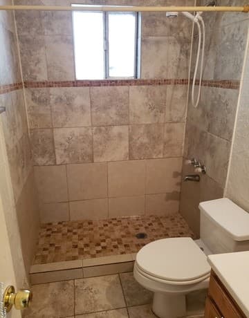 2-bedroom rental at 634 Hood St in San Antonio, TX — photo 5