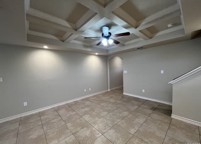3-bedroom rental at 6015 Karly Way Unit 103 in San Antonio, TX — photo 3