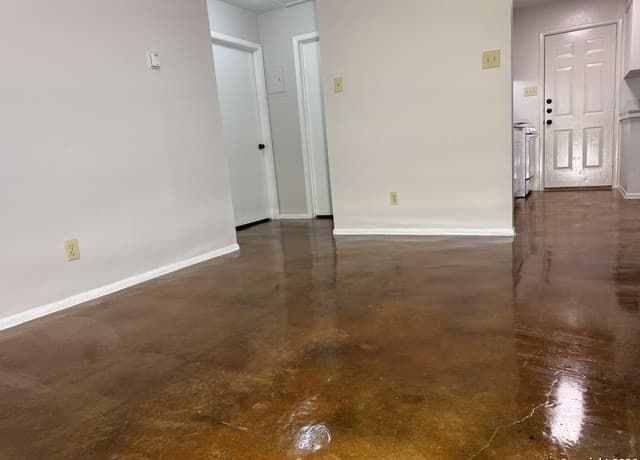 3-bedroom rental at 1218 Wyoming Unit 2 in San Antonio, TX — photo 4