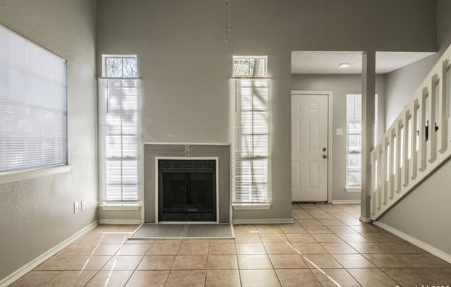 3-bedroom rental at 7524 Oak Chase in San Antonio, TX — photo 5