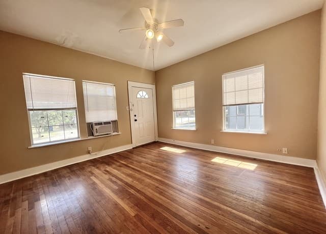 1-bedroom rental at 1506 Schley in San Antonio, TX — photo 3