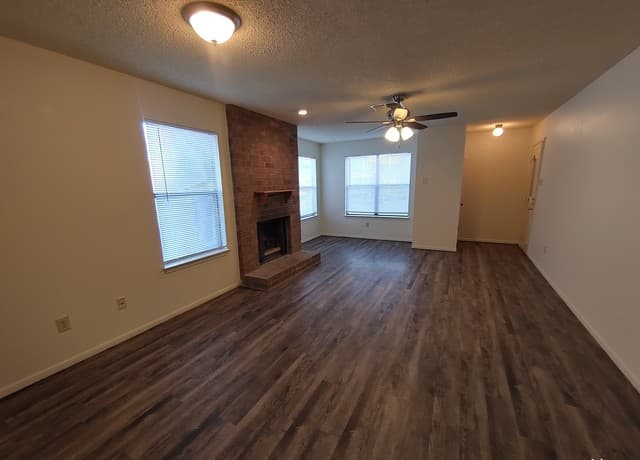 1-bedroom rental at 6316 Cambridge Unit 1 in San Antonio, TX — photo 2