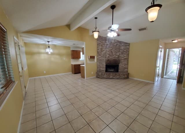 3-bedroom rental at 2501 Cedar Ln in Schertz, TX — photo 2