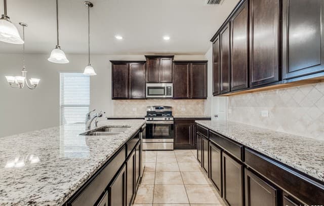 3-bedroom rental at 11822 Bricewood Pass in San Antonio, TX — photo 5