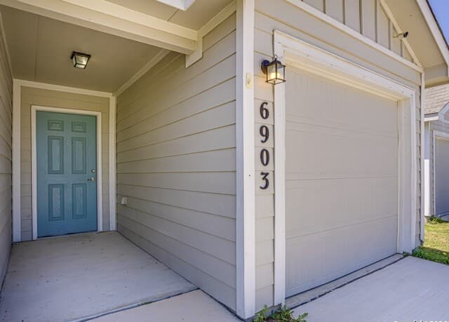 3-bedroom rental at 6903 Cozy Run in San Antonio, TX — photo 2