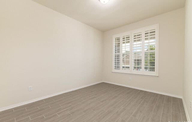 4-bedroom rental at 353 Aberdeen in Boerne, TX — photo 2