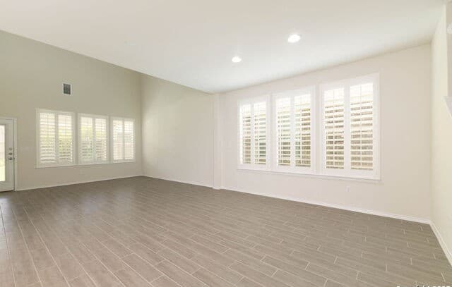 4-bedroom rental at 353 Aberdeen in Boerne, TX — photo 4