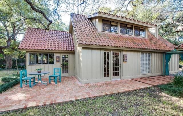 2-bedroom rental at 6801 West Avenue in Castle Hills, TX — photo 4
