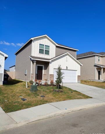 3-bedroom rental at 5475 Bluebell Mdw in Converse, TX — photo 3