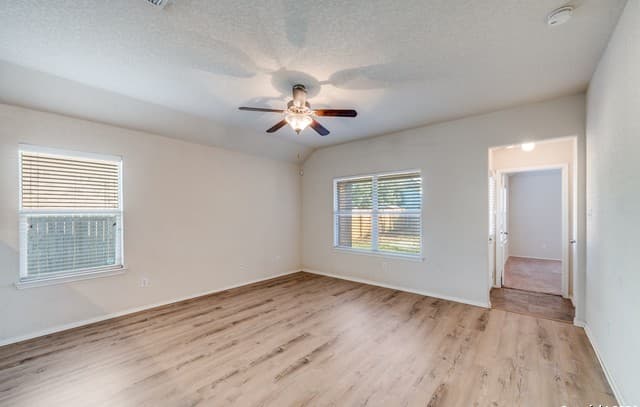 3-bedroom rental at 3125 Muntjac in Schertz, TX — photo 4