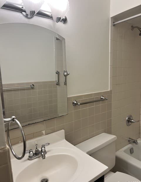 1-bedroom rental at 923 Vance Jackson in San Antonio, TX — photo 5