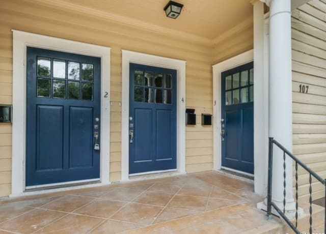 1-bedroom rental at 107 Willim Unit 4 in Alamo Heights, TX — photo 2