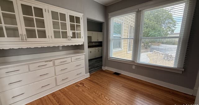 1-bedroom rental at 107 Willim Unit 4 in Alamo Heights, TX — photo 5