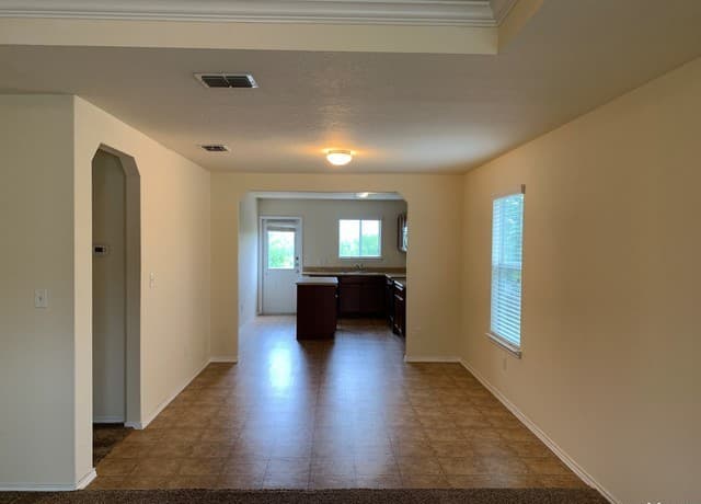 3-bedroom rental at 3423 Bisley Pass in San Antonio, TX — photo 4