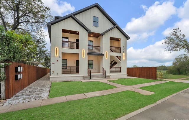 3-bedroom rental at 110 Webb Unit 201 in San Antonio, TX — photo 2