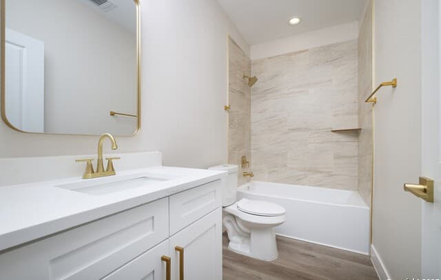2-bedroom rental at 1644 Mistletoe Unit 102 in San Antonio, TX — photo 2