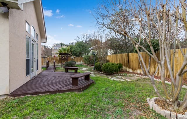 4-bedroom rental at 3 Greens Shadow in San Antonio, TX — photo 3