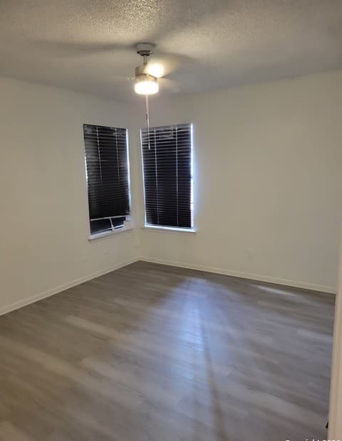 4-bedroom rental at 5218 Bluff in San Antonio, TX — photo 4