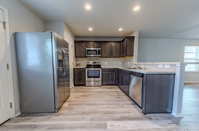 3-bedroom rental at 6711 Terra Ark in Converse, TX — photo 4