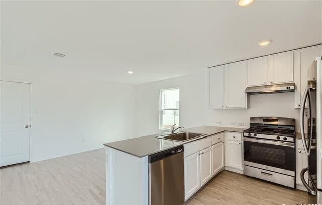 4-bedroom rental at 9106 Selene Place in San Antonio, TX — photo 2