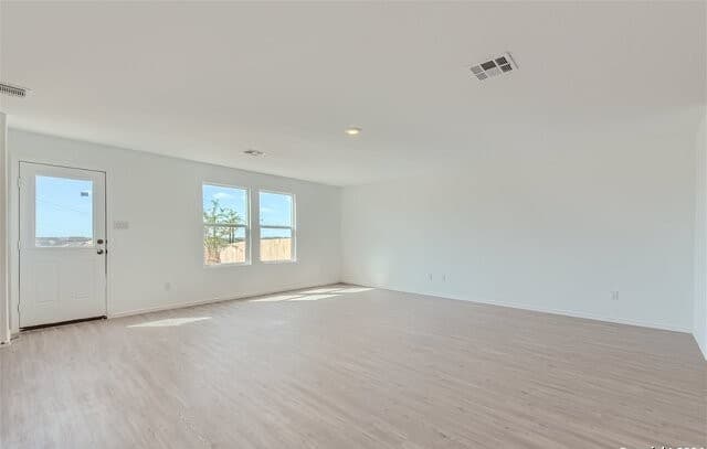 4-bedroom rental at 9106 Selene Place in San Antonio, TX — photo 4