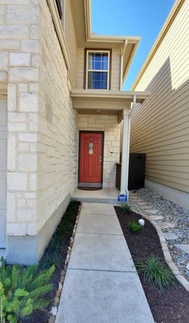 4-bedroom rental at 13124 Brook Arbor in San Antonio, TX — photo 3