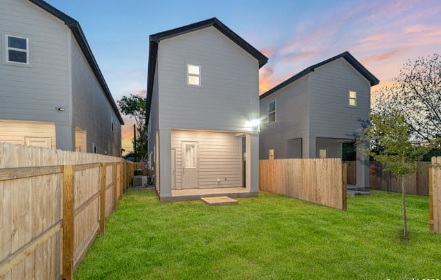 3-bedroom rental at 505 Linden in San Antonio, TX — photo 5
