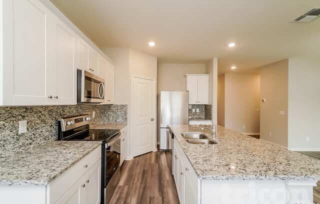 3-bedroom rental at 14371 Gunsight Pass in San Antonio, TX — photo 3